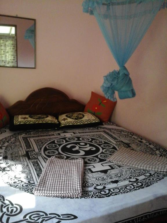 Himasha Guest Hotel Mirissa Bagian luar foto